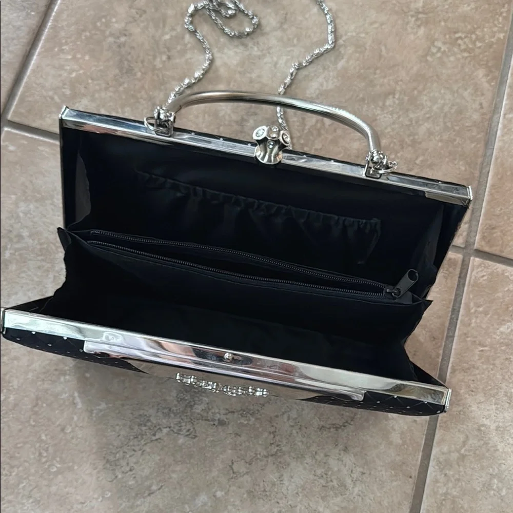 Elegant Black and Silver Clutch with Textured Sparkle